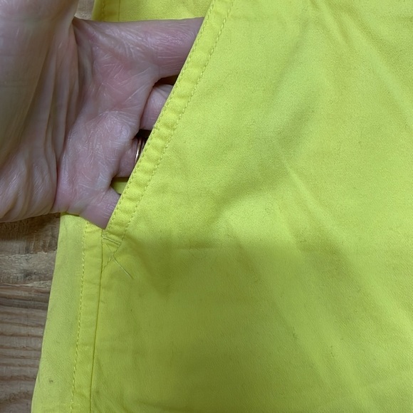 J. Crew Size 00 Bright Yellow Broken-In Chino 100% Cotton Low-rise 3.5” Shorts - Picture 3 of 9